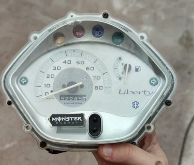 STRUMENTAZIONE CONTACHILOMETRI TACHIMETRO PIAGGIO LIBERTY 50 125 - Immagine 1 di 3