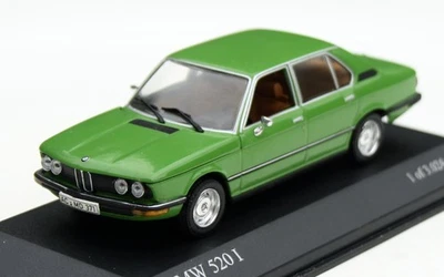 BMW 5er 520i E12 Limousine Bj. 1972-1976, Verde Menta, Minichamps-Modell Im M.1 - Immagine 1 di 4