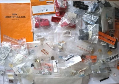 RC Modellbau: Servo Teile Servogetriebe Zahnräder etc - Multiplex- Retro Bastler - Bild 1 von 4