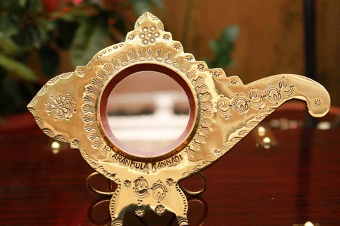 Antique Aranmula Metal Mirror Aranmula Kannadi Traditional Perfect Image Mirror Cover