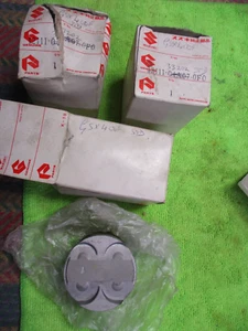 SUZUKI GSX 400 F , 3 PISTONS,12111-33202,NOS - Picture 1 of 1
