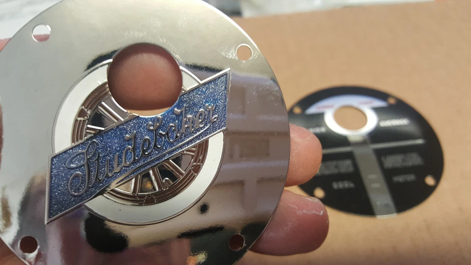Placas delanteras y traseras Studebaker Moto Meter disco níquel grabado al ácido Foto 1 de 1