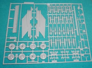 B-52 Stratofortress Monogram 1/72 Tires Ordinance Big Pod Etc. - Picture 1 of 1