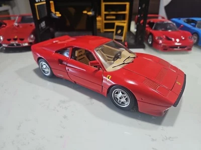 Burago scala 1:18 - Ferrari GTO 1984 - Immagine 1 di 4