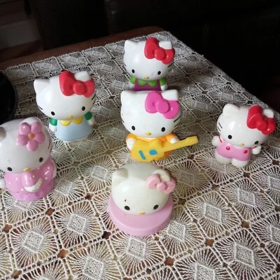 Lot de  5 figurines Hello Kitty Jouets  Sanrio Collection Mac Do - Photo 1/4