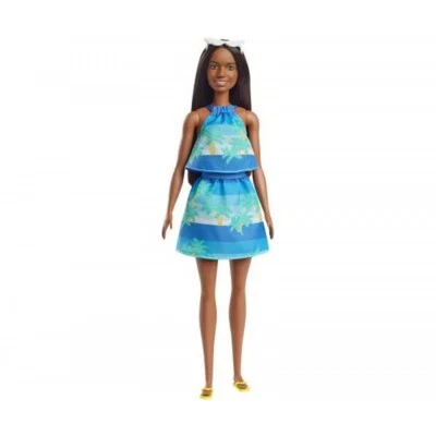 Barbie Bambola in plastica riciclata Afroamericana Vestitino azzurro e accessori - Immagine 1 di 4