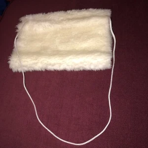 Girl’s Snow Princess White Fur Muff-Size Med. 6-8 W/cord To Wear Around Neck - Picture 1 of 9