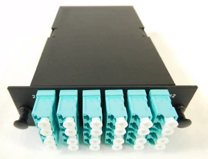 CBX-FE-M24LCAZ ECR1043a 24 Fiber LC/2 MTP Zirconia Aqua 10 GIG Cable Express - Afbeelding 1 van 8