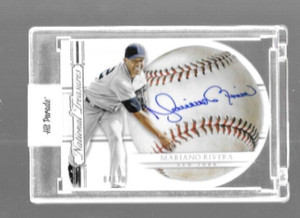 2015 Panini National Treasures Mariano Rivera Die Cut Autograph #4/10 Yankees