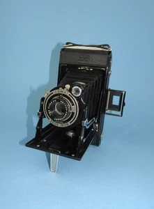 Pre-war Zeiss Ikon Nettar 515/2 folding camera with Nettar f/6.3 105mm lens. - Picture 1 of 15
