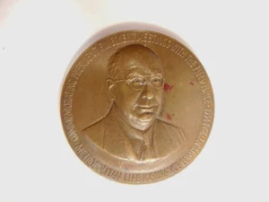 Metropolitan Insurance Co. commemorative bronze medal: Pres. F.W. Eckers - Picture 1 of 7