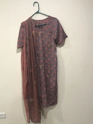 SEDA ACETINADA AGHA NOOR SAMMY K SALWAR KAMEEZ SANA SAFINAZ MARIA B ASIM JOFA KHAADI - Imagem 1 de 4