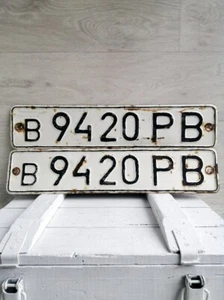 Pair of car number plates USSR vintage licence plates man cave garage decor. - Picture 1 of 9