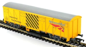 Gaugemaster GM4430101 Piko Network Rail Track Cleaner Wagon H0/00 Gauge POD Post - Picture 1 of 13