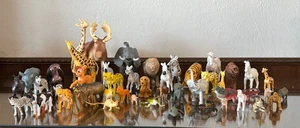 Dschungeltiere Nashörner, Affen, Hyänen, Tiger, Elefant, Zebras 47 Stück - Bild 1 von 7