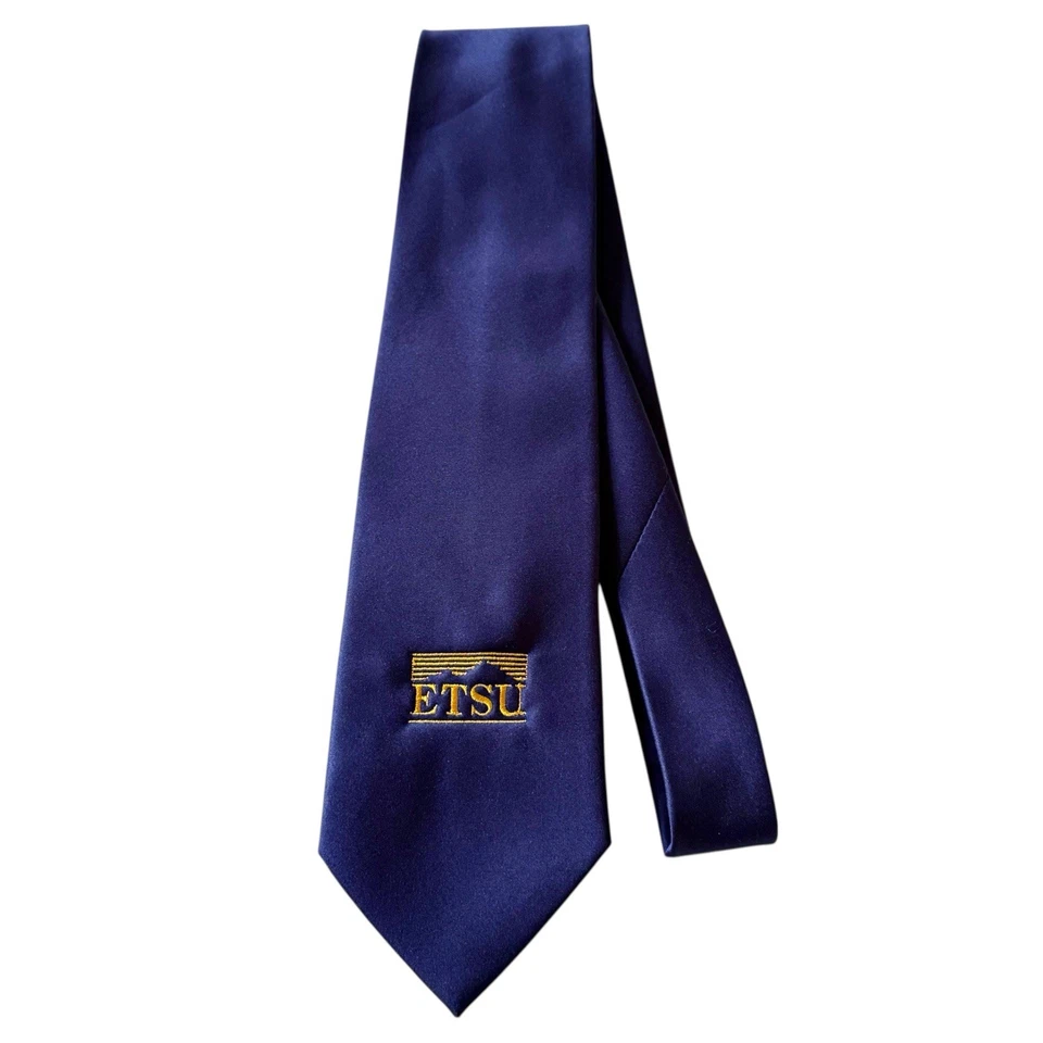 Corbata de cuello ETSU para hombre azul marino liso bordada dorada East Tennessee State Foto 1 de 4