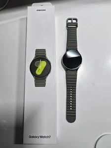 Samsung Galaxy Watch 7 - 44mm - (LTE + Bluetooth) - Green - Photo 1 sur 5