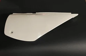 New Genuine YAMAHA Tt 600 1984-92 Right Side Panel Number Plate - Picture 1 of 4