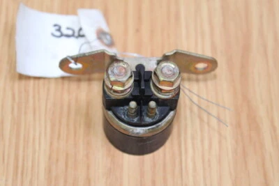 Suzuki Quadrunner 250 LTF4WD 1992 solenoide de arranque/relé Foto 1 de 4
