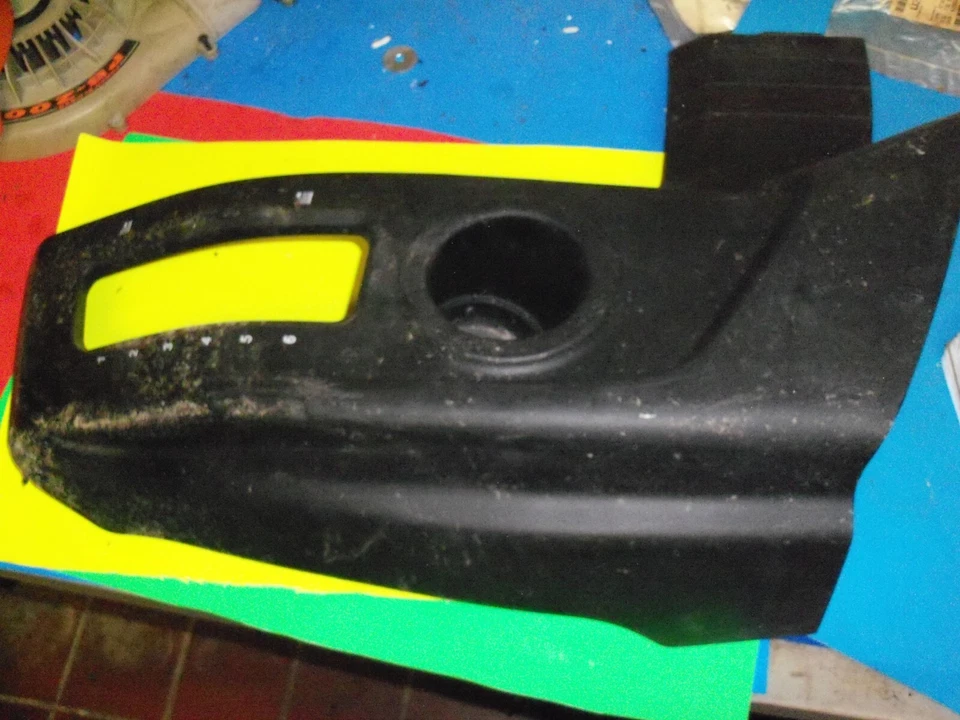 OEM Husqvarna/GUARDABARROS ARTESANAL CON PORTAVASOS OEM 444201 SR Foto 1 de 1