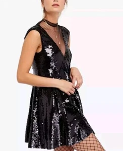 $168 NUOVO CON ETICHETTE FREE PEOPLE taglia S DANCE TIL DAWN PAILLETTES FIT ABITO SVASATO NERO CAPRICCIOSO - Foto 1 di 15