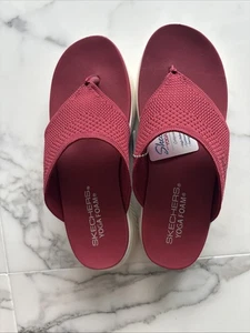 Skechers Yoga Foam Sandalen mit hoher Rückpralldämpfung. Maschinenwaschbar - Bild 1 von 4