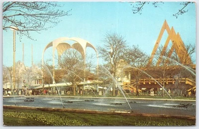 Vintage 1964 Johnson's Wax Pavilion Postcard World's Fair Flushing NY - Image 1 of 2
