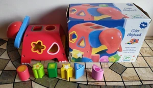 DJECO DJ06397 WOODEN COLOURFUL ELEPHANT SHAPE SORTING BOX WITH 6 SHAPE CUBES - Picture 1 of 7