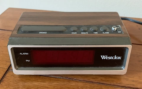 Vintage Westclox Alarm Clock Digital Red LED Display Walnut Woodgrain Corded 80s Cover