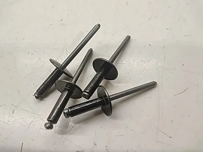 Remache Cantidad 4 - 2000 POLARIS NOS Foto 1 de 4