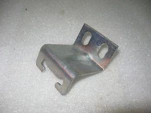 1970 71 72 LINCOLN TOWN CAR REAR QUARTER SKIRT MOUNT BRACKET D0VY-6528002-A NOS - Picture 1 of 2