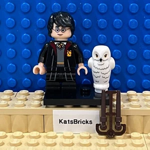 LEGO CMF HP Series 1 Collectible Minifigure - Harry Potter in School Robes - Picture 1 of 3
