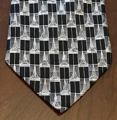 Roundtree & Yorke Black Gray Hand Made 100% Silk Men’s Neck Tie Made In USA - Image 1 of 4