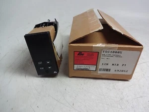 Red Lion Controls Tsc10005 Temperature Controller - Picture 1 of 9