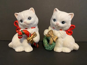 Par de estatuillas de gatito de Navidad Homco vintage corona y bastón de caramelo - Imagen 1 de 3