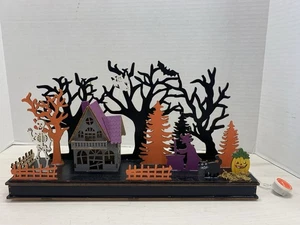 2022 Halloween Spukhaus LED beleuchtet Holz Stanzdorf  - Bild 1 von 5