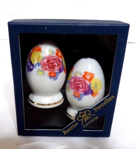 Reutter Porzellan Germany Salt And Pepper Shakers With Hand Painted Flowers - Picture 1 of 3