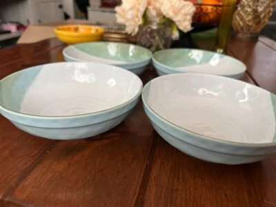 Juego de 4 cuencos Nautica Home Retro Melamina Luz VERDE CUENTO Y BLANCO Foto 1 de 4