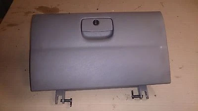 Guantera Daewoo Chevrolet Rezzo CDX (GARRA) 96272756 compartimento de almacenamiento Foto 1 de 2