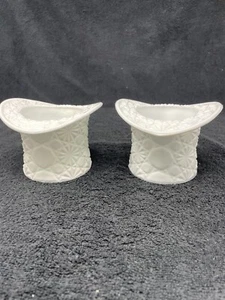 Indiana glass daisey and button milk glass top hat vase - Picture 1 of 5