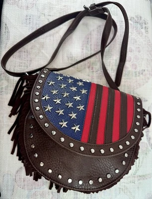 Encantadora Cartera Bandolera Charlie Bandera Americana Con Flecos Foto 1 de 4