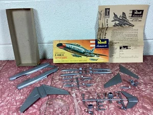 Revell ungebaut F-100C Super Sabre USAF Modellbausatz H-236:89 1956 OHNE DECALS - Bild 1 von 15