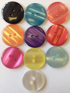 Shell Effect Streaky Coloured Buttons 24L + 32L (15mm/20mm) Pack Size 6/12/20 - Picture 1 of 11