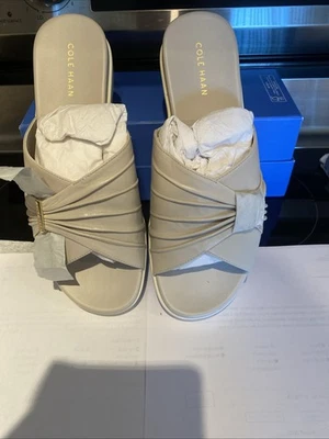 Sandalias acanaladas Cole Haan Aubree para mujer etiqueta plateada todavía cubiertas 8,5 B Foto 1 de 4