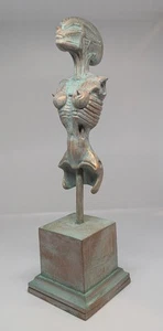Inspirado en H.R. Giger - Escultura biomecanoide / Impresión 3D de resina 14 pulgadas de alto / Reino Unido - Imagen 1 de 11