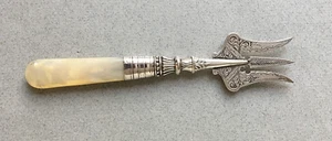 Ornate 1901 ANTIQUE BREAD FORK STERLING SILVER & MOTHER OF PEARL hallmarked - Picture 1 of 8