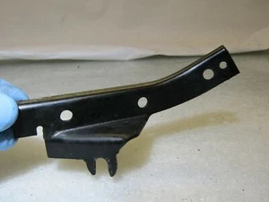 VW Golf Mk4 1.9 TDi PD ATD engine bay mount bracket small - Picture 1 of 4