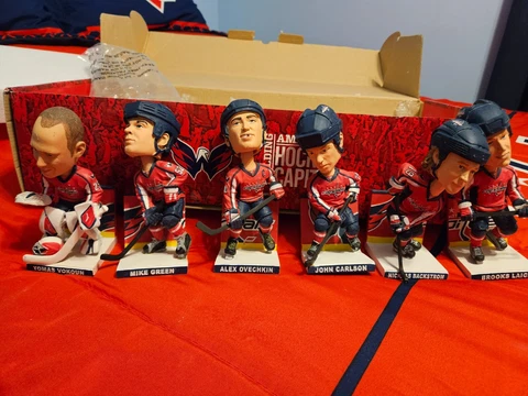 Set Of 6 Washington Capitals Bobbleheads 2011-2012 PLUS Bonus Carlson Bobblehead Cover