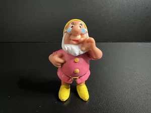 Disney Snow White and the Seven Dwarfs DOC 2" PVC Mattel Figurine 1993 - Picture 1 of 5