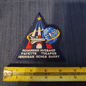 Parche conmemorativo de la NASA EMBLEMA MISIÓN ISS STS-96 DESCUBRIMIENTO DEL TRANSBORDADOR ESPACIAL - Imagen 1 de 2